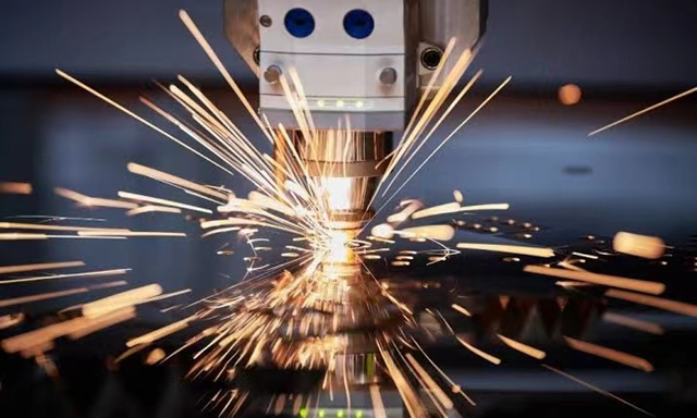 Fiber laser cutting machine maintenance process